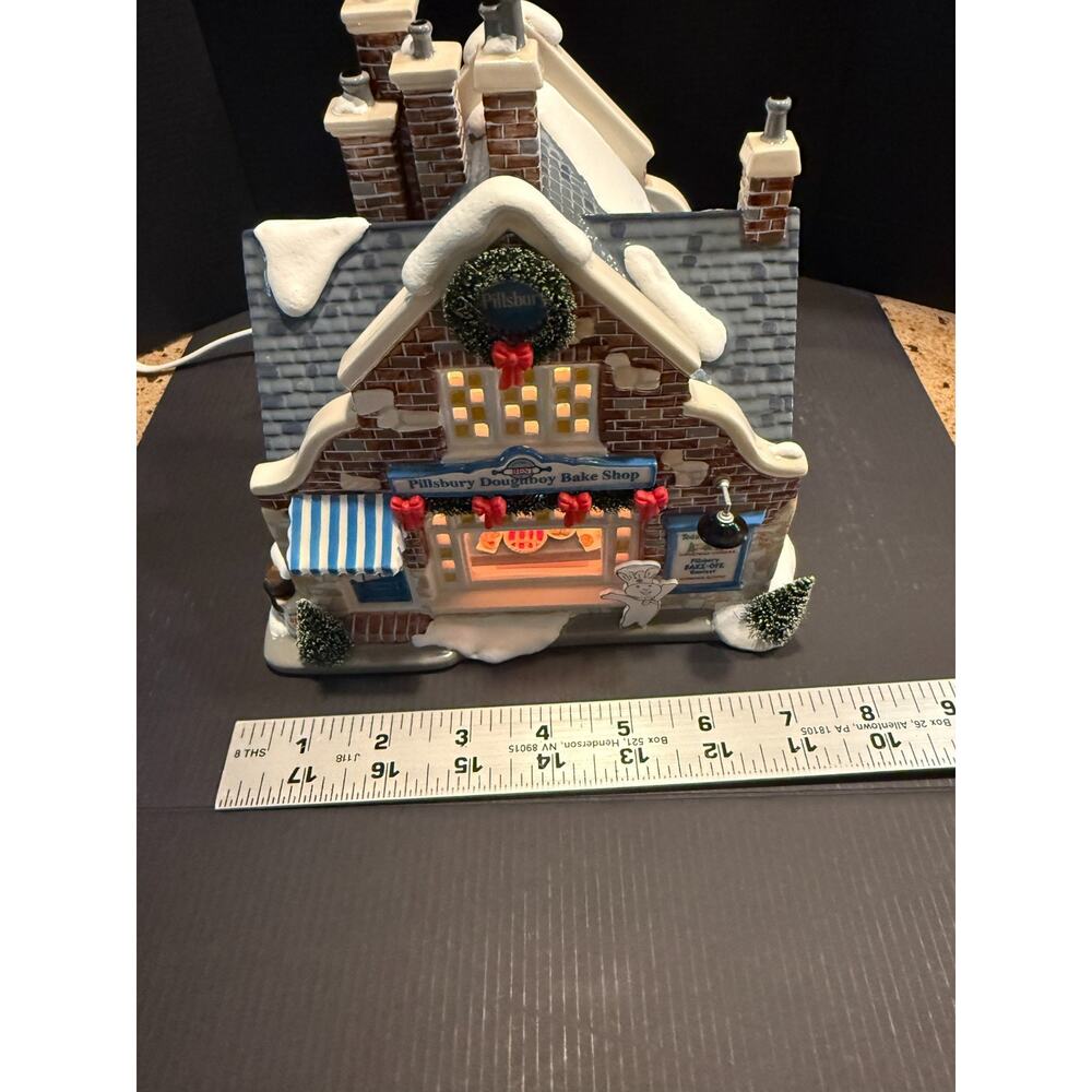 Department 56 "Pillsbury Doughboy Bake Shop" (Set of 2) #55342 In Box - Picture 15 of 16
